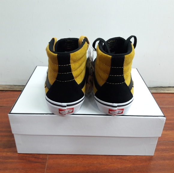 Vans - Picture 3 of 4